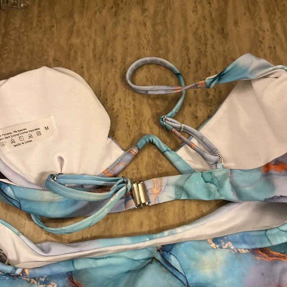 New swimsuit. - Picture 3 of 4